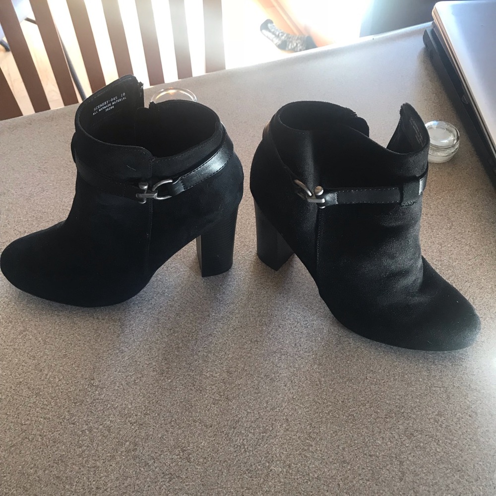 NWOT black booties